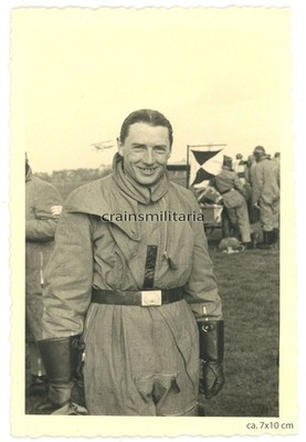 Orig. Foto Portrait Pilot Fluglehrer an Flugplatz GÖRLITZ Sachsen 1940