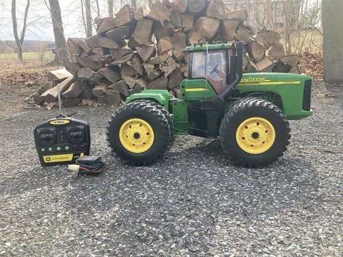 24” ERTL John Deere 9520 Radio Remote Controlled Tractor RC 1:16 Farm Toy - Picture 1 of 19