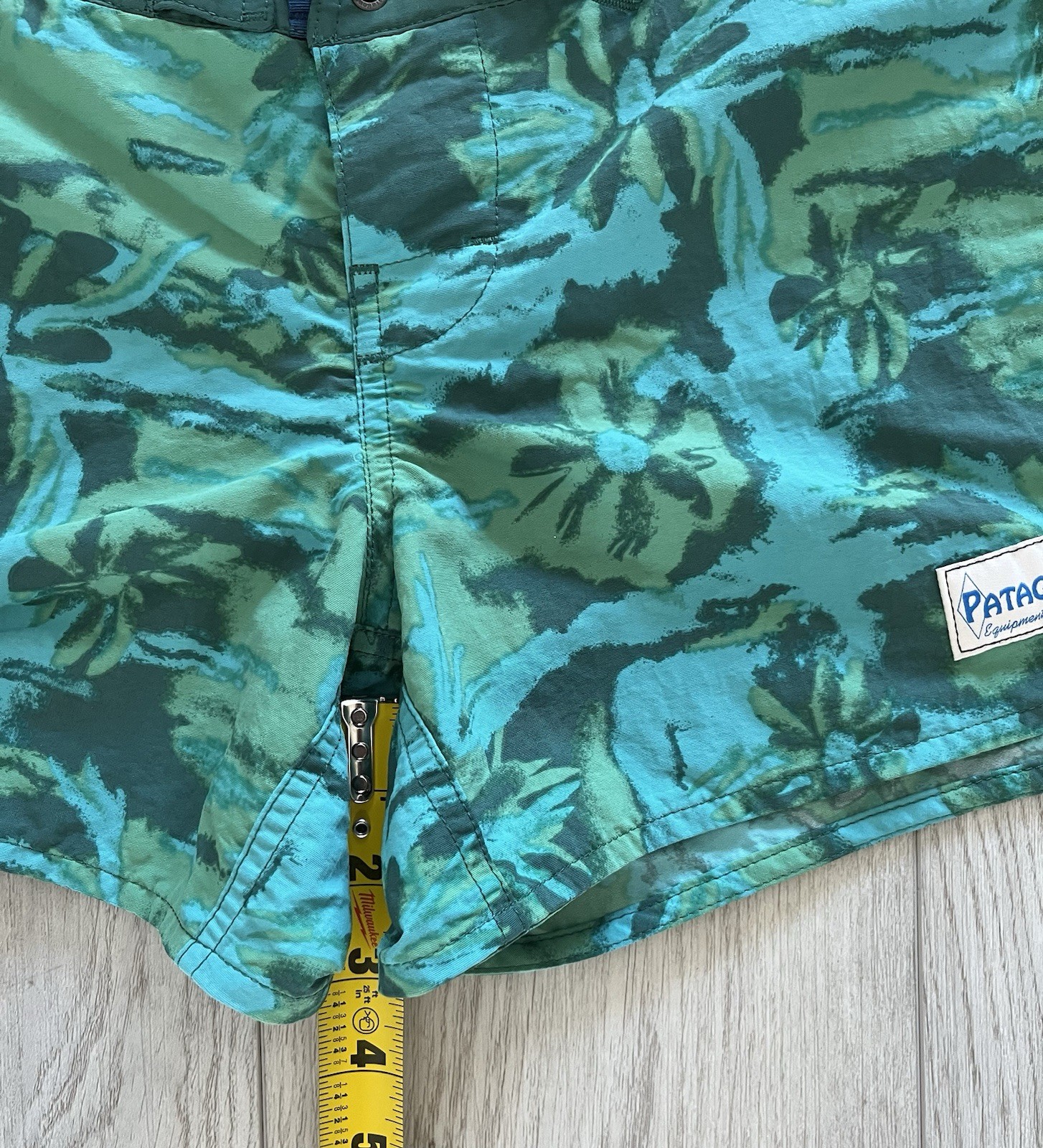 Patagonia Women's Wavefarer Boardshorts Floral Print 76594 Women’s Size 6 thumbnail 8
