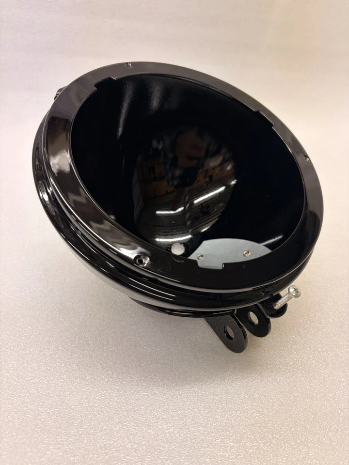 Harley Davidson FREEWHEELER Headlight BLACK 7” Shell Bucket.  38 - Image 3 of 4