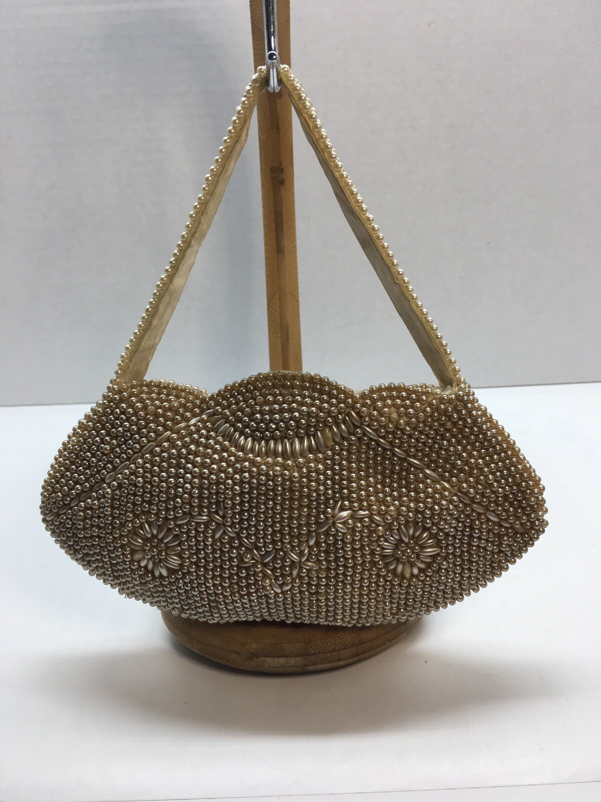 Vintage Ecru Glass Seeded Bead Design Wristlet Purse … Gem