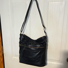 Bueno Black Pebbled Crossbody Zip Lined Outer Pockets Adjustable Strap Gold