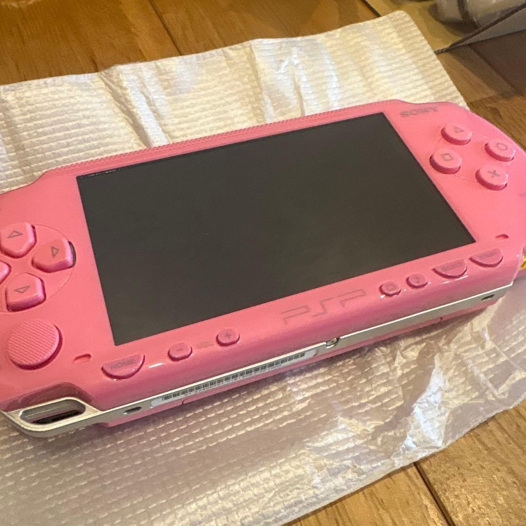 PSP ピンク* Amazon.com: Sony Psp-2000 Rose Pink Console : Video Games