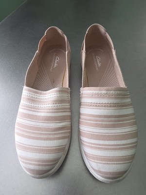 Clarks Women s 10 Cloudsteppers Breeze Step II Canvas Slip On Natural