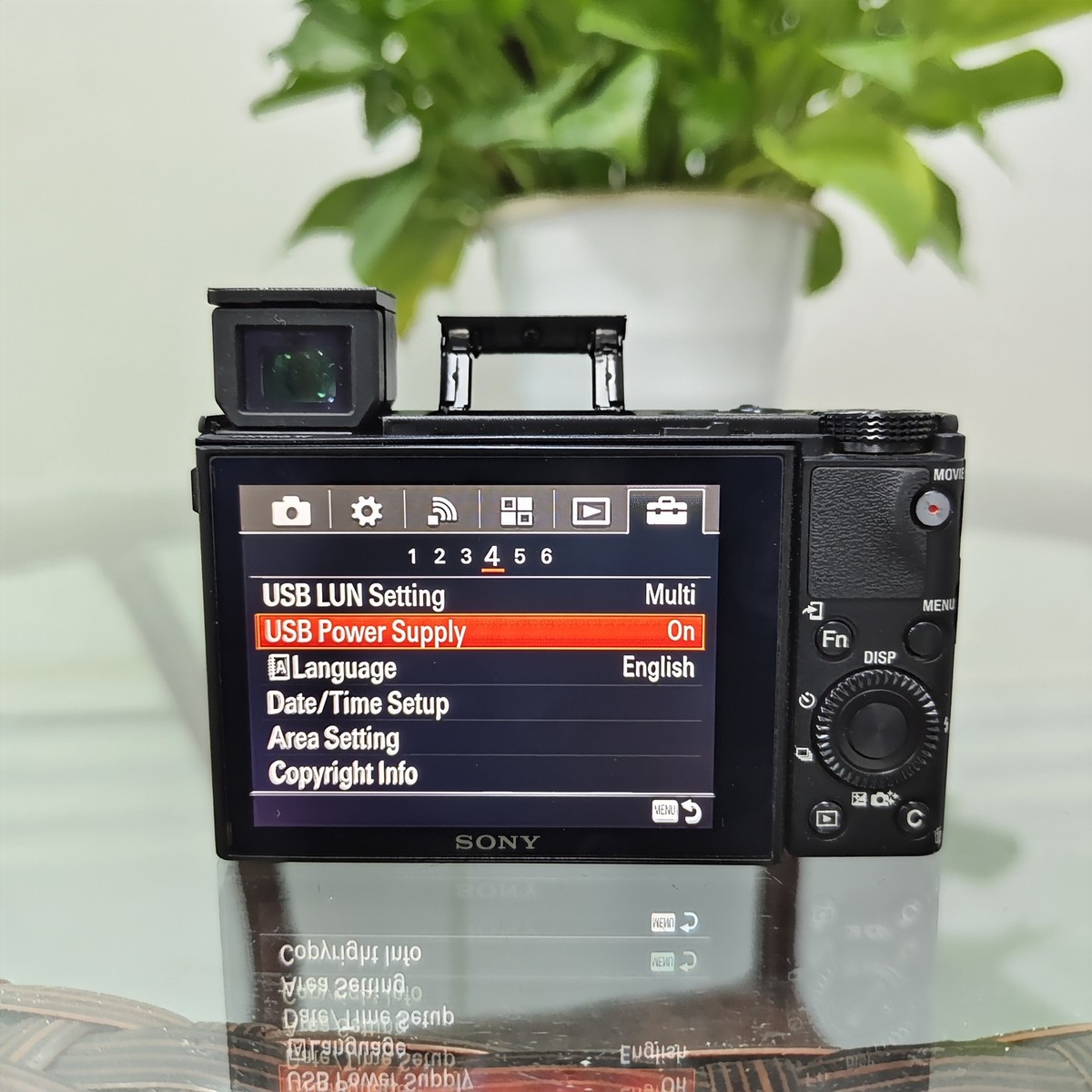 Sony Cyber-shot DSC-RX100M4 RX100 IV 20.1MP 2.9x Zoom Digital