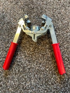 BREV ITALY RED HANDLE BOTTLE CAPPER TOOL - USED