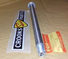 NOS 64711-40201 RM125 T 1980 Twin shock Genuine Suzuki Rear Wheel Spindle
