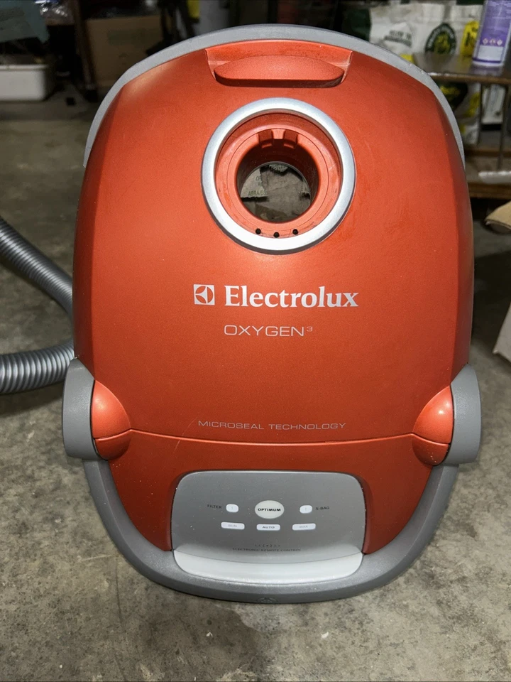 Electrolux Oxygen 3  Model #EL7020 Complete, Gently Used In Great Condition. - Image 2 of 4