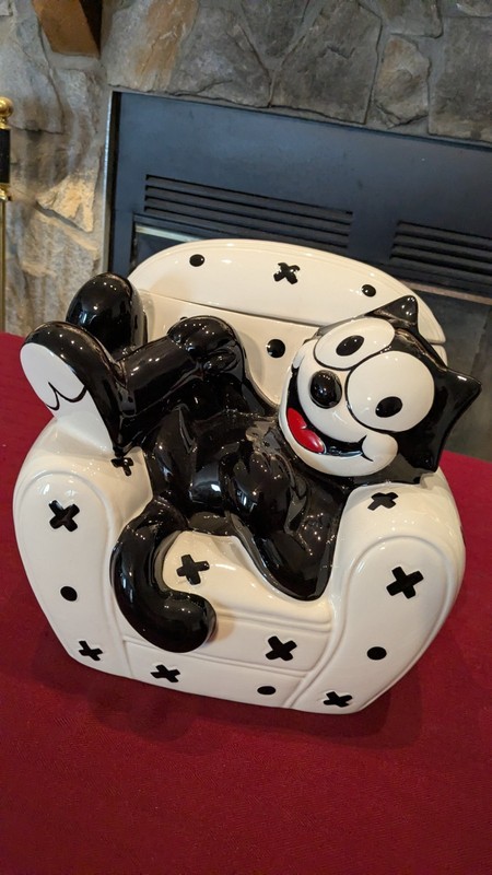Clay Art Felix The Cat on Sofa Hand Painted Porcelain Cookie Jar 1997 Vintage
