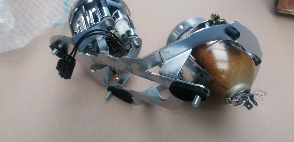 LOTUS Elise-Exige S2 Scheinwerferhalter / Optik vorne rechts A117M0092S - Bild 3 von 4