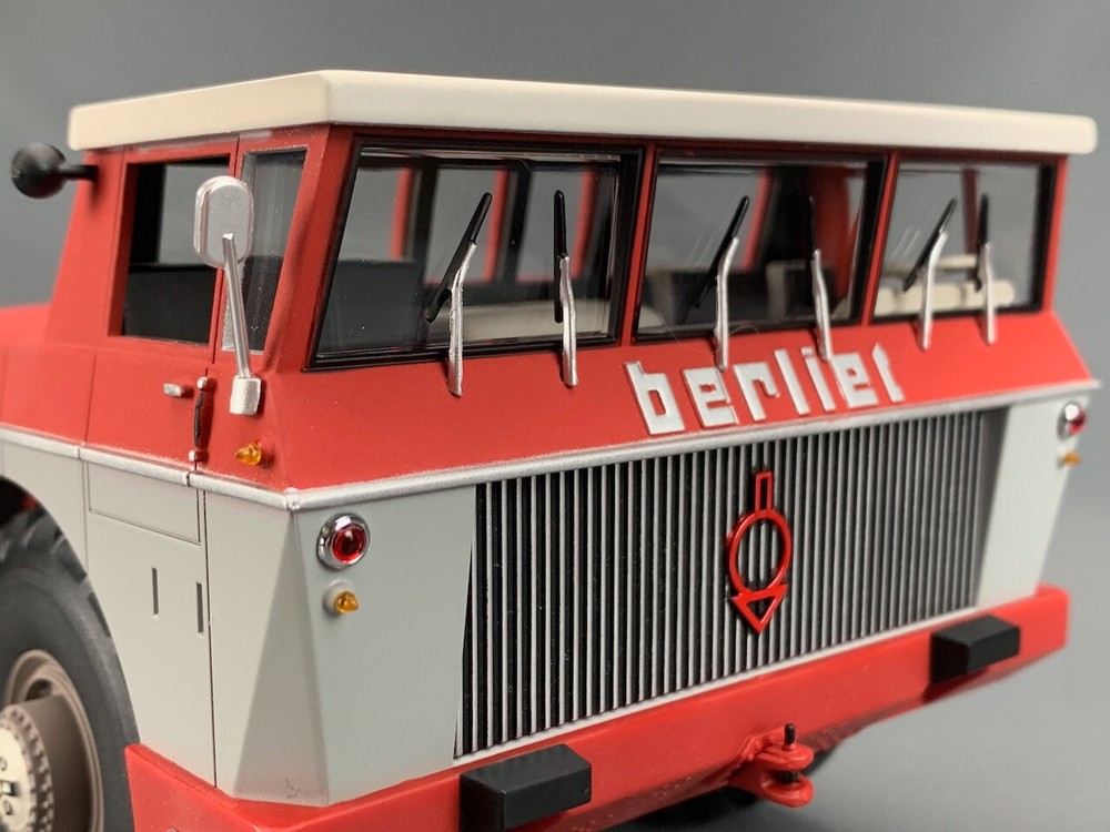 1:43 NOREV Model Berliet T100 No.4 Heavy Super Truck w/Generator Load D0782 LZ