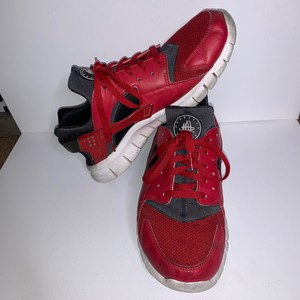 nike huarache black and red 2012