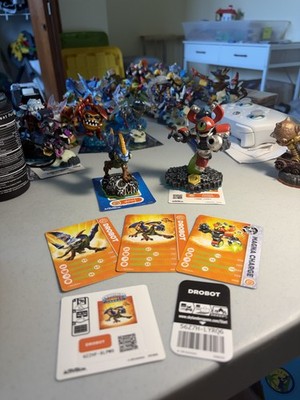 Skylanders Lot: Swap Force Magna Charge & Drobot S1 w/ cards + Drobot S2 cards