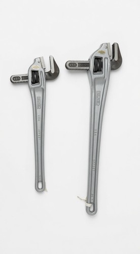 RIDGID Offset Adjustable Pipe Wrench Set 2pc 18in & 24in Gray/Black