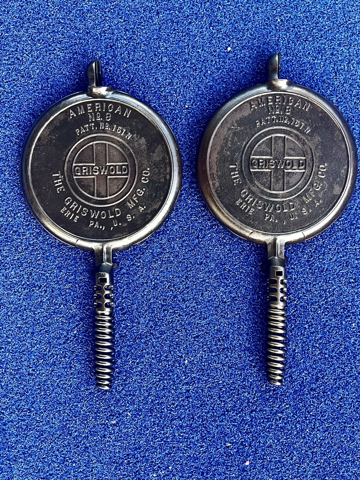 Vintage Cast Iron GRISWOLD 8 Waffle Iron 151N & 152 Low Base Fully