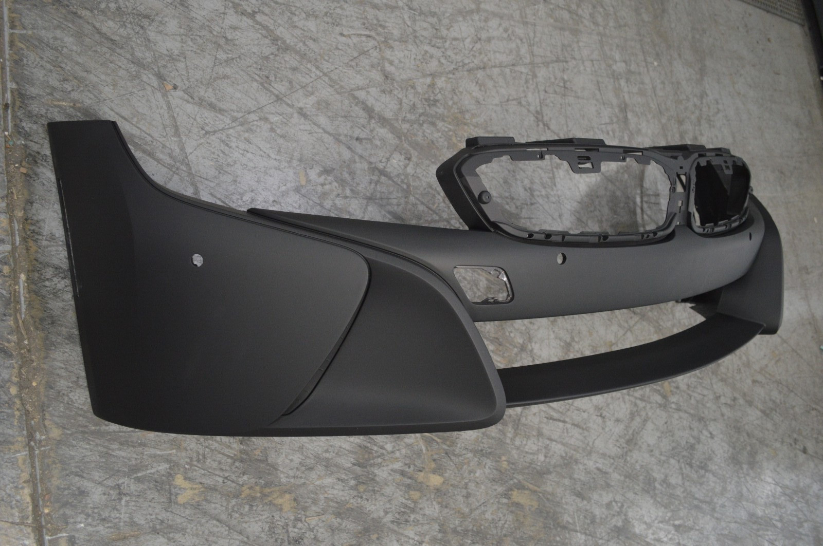 2014 2015 2016 2017 2018 BMW i8 FRONT BUMPER COVER OEM