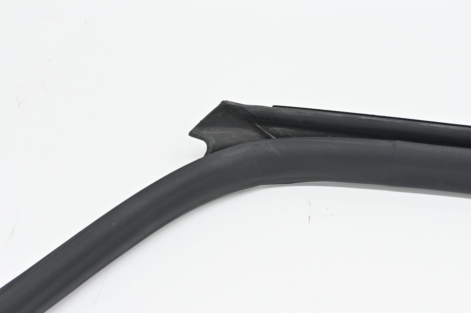 ⭐ 14-20 Maserati Ghibli Quattr Front Left Door Body Rubber Weatherstrip Seal Oem