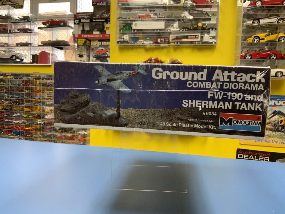 Monogram Ground Attack combat Diorama FW190 & Sherman Tank Factory