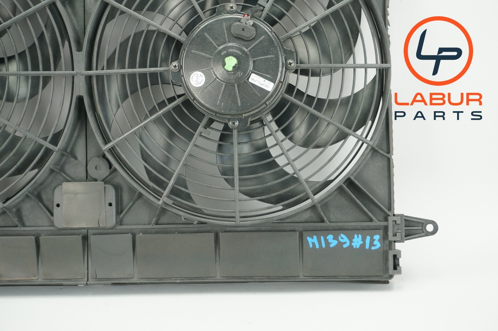 M139 05-07 Maserati Quattroporte Engine Radiator Cooling Fan Motor Z3520
