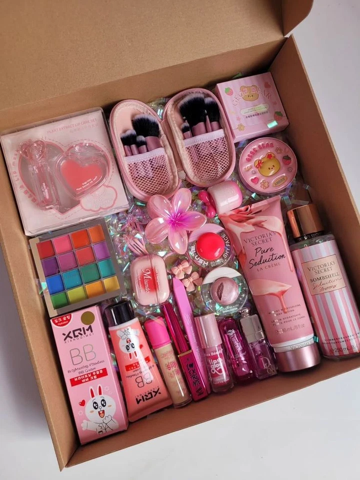 Caja Sorpresa Con Diversos Artículos Solo Para Mujeres Foto 4 de 4