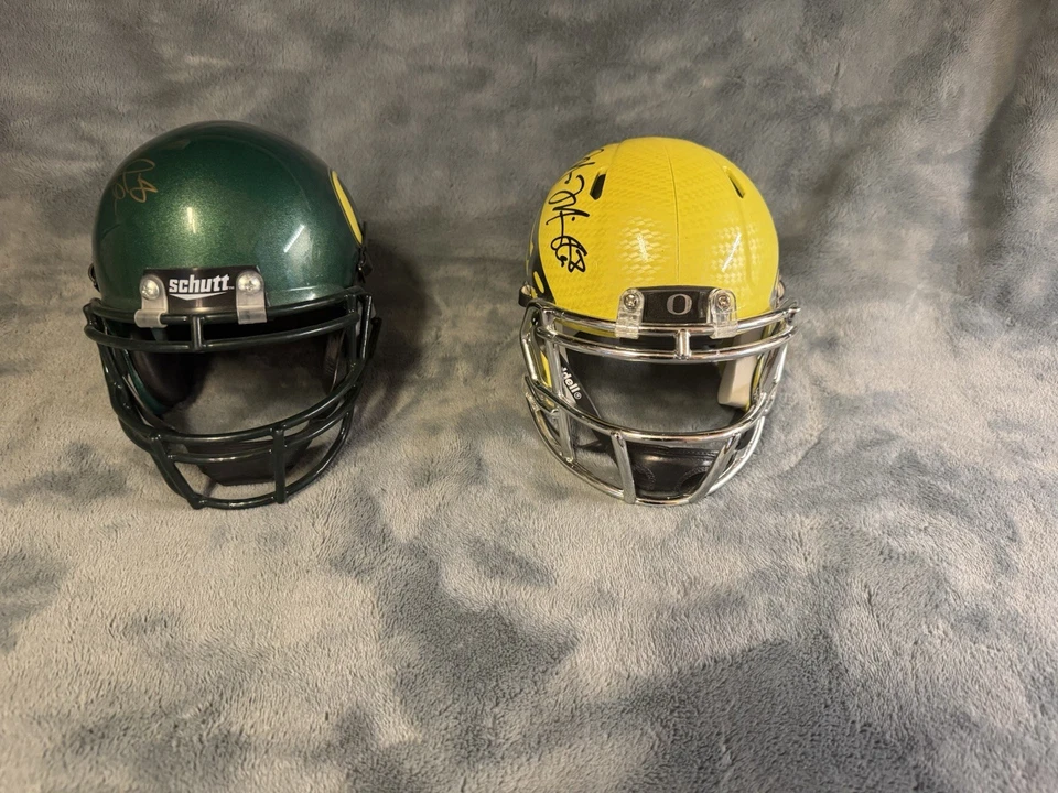 Marcus Mariota Autographed Oregon Ducks Mini Helmets Green&RARE YellowChrome JSA - Image 2 of 4