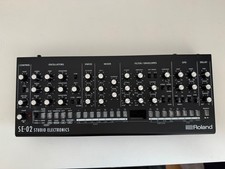 roland se 02 analog synthesizer
