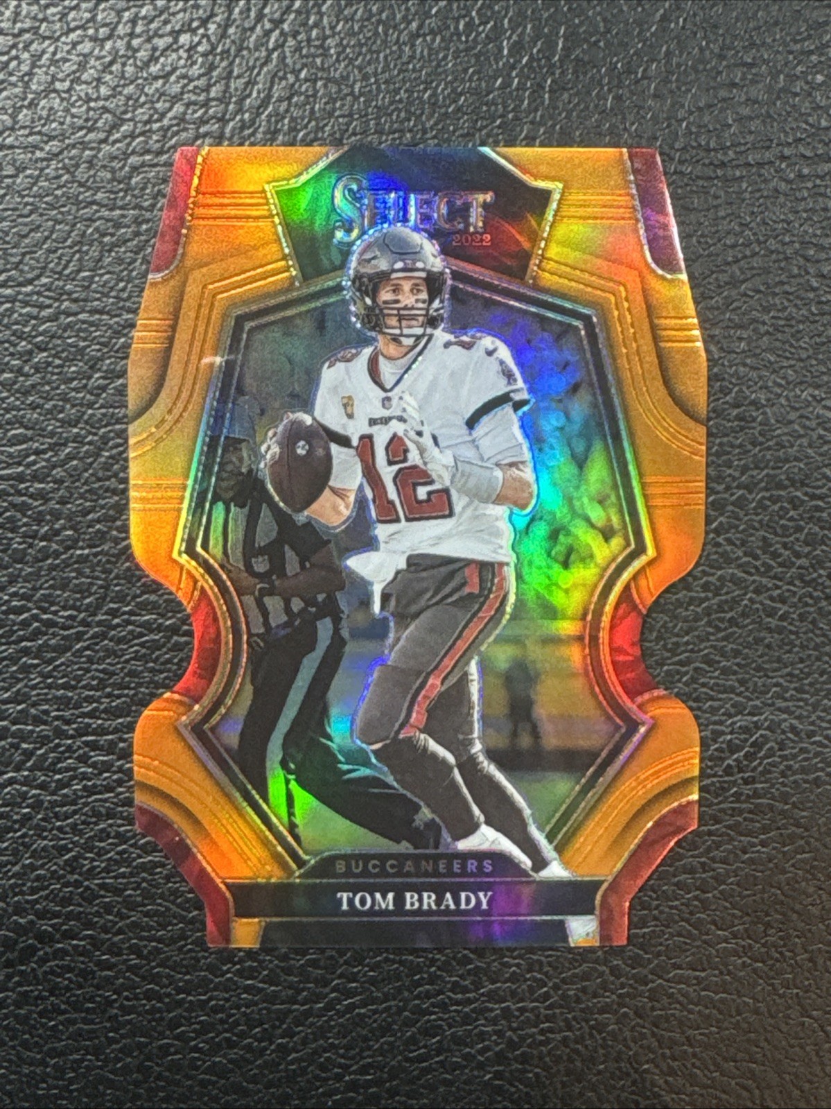 2022 Panini Select - Premier Level Tom Brady #192 Orange Prizm Die-Cut /199