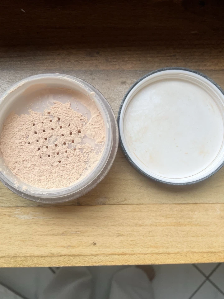 CHANEL..POUDRE..UNIVERSELLE.. LIBRE….30 - Bild 4 von 4