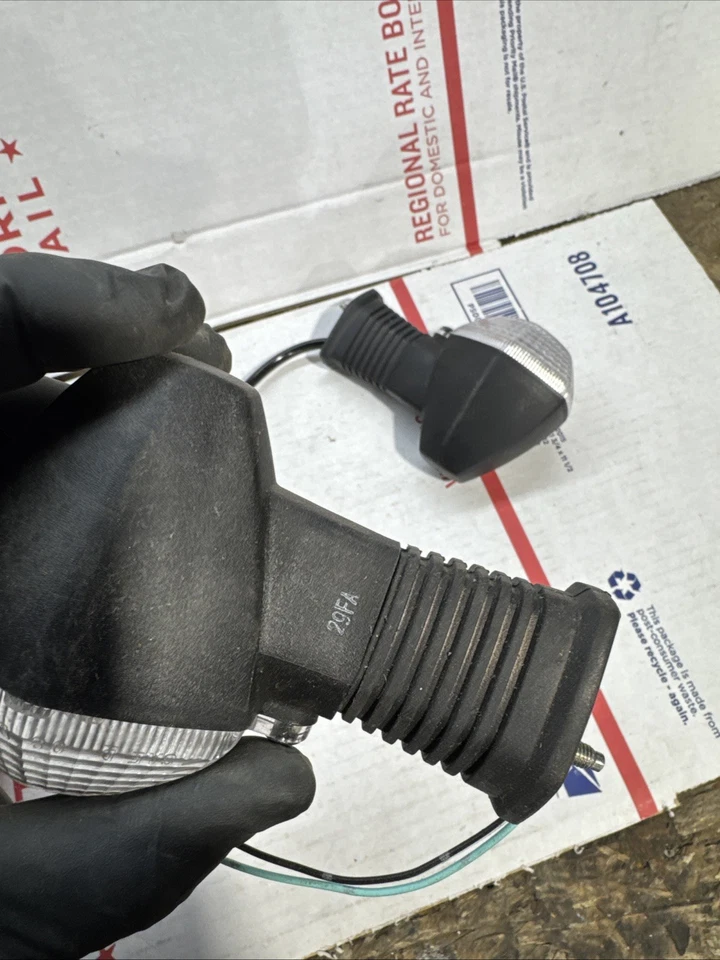 Задние поворотники 2017 Suzuki DRZ 400 SM - Изображение 3 из 4