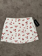 A F Abercrombie Fitch Women's YBP Active Skort White Cherry Size Small NWT
