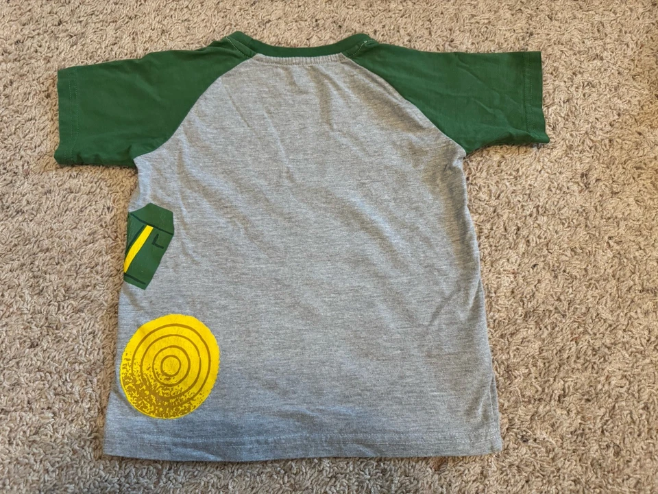 男孩款尺寸 4T/4B/4N 约翰迪尔短袖 T 恤 — 第 2/3 张图片