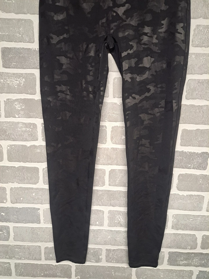 Pantalones de entrenamiento Spanx para mujer camuflados con estampado de satén para yoga gimnasio talla XL Foto 4 de 4