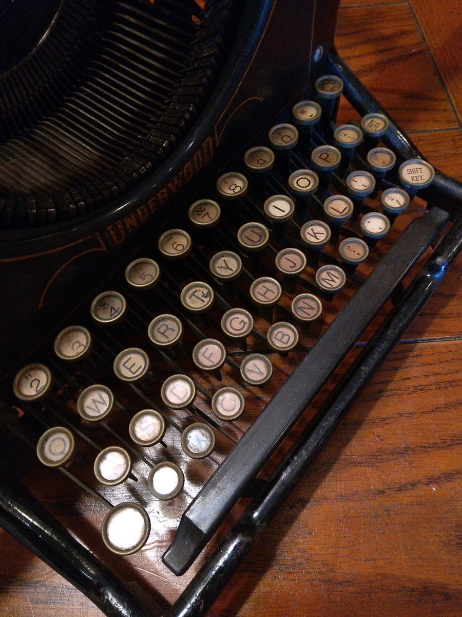 Antique UNDERWOOD NO.3 18