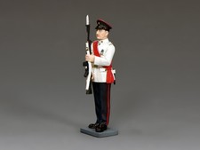 CHK006 RHKR Staff Sergeant Present Arms by King  Country