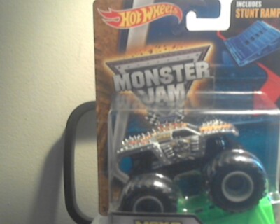 Hot Wheels monster jam truck MAX_D with stunt ramps #23 MIP