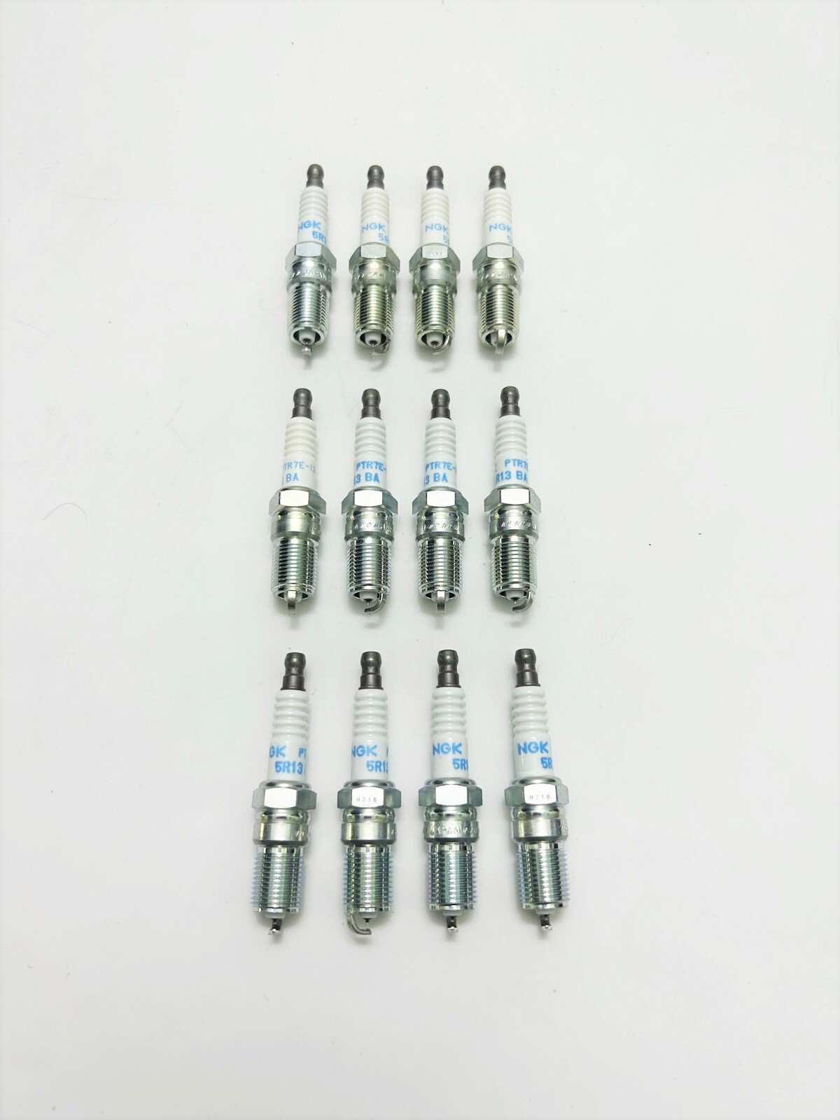 ➥Aston Martin ➥DB9 DBS Vanquish Rapide Virage V12 Vantage Zagato Spark Plugs Set