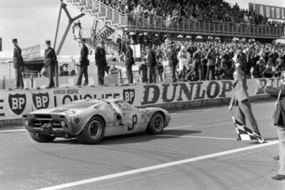 Pedro Rodriguez Lucien Bianchi Ford GT40 Le Mans 1968 Old Motor Racing Photo 11