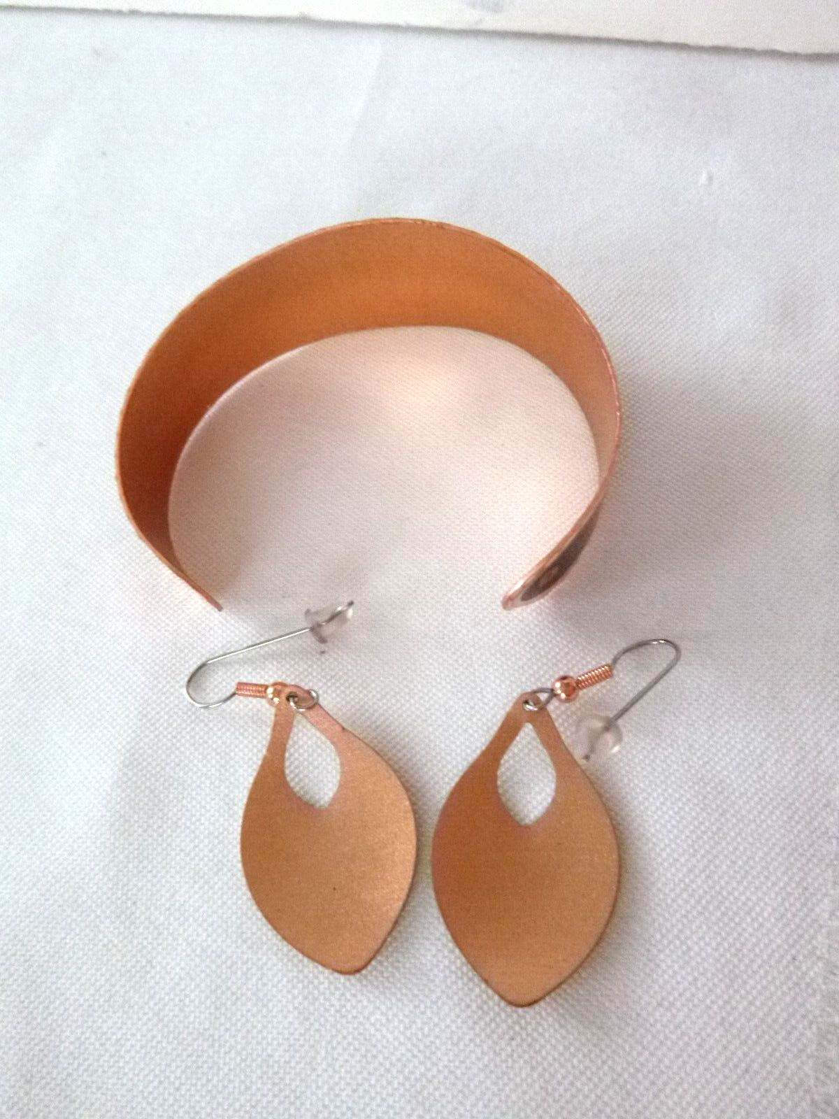 Artisan Modernist Copper Cuff Bracelet  2" Earrin… - image 4