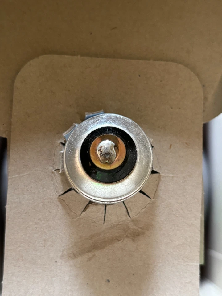 GE Reveal - 65 W - Indoor Floodlight Reflector Interior Light Bulb - BR40 - Image 4 of 4