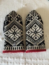 Hestra Nordic Fair Isle Snowflake Mittens Gloves Wool Blend Size 7 White Black