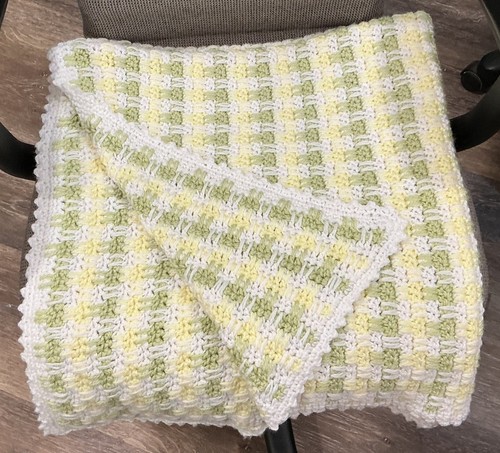 Bellissima coperta/coperta per bambini all’uncinetto a mano - 45” x 45” - regalo doccia - Foto 2 di 6