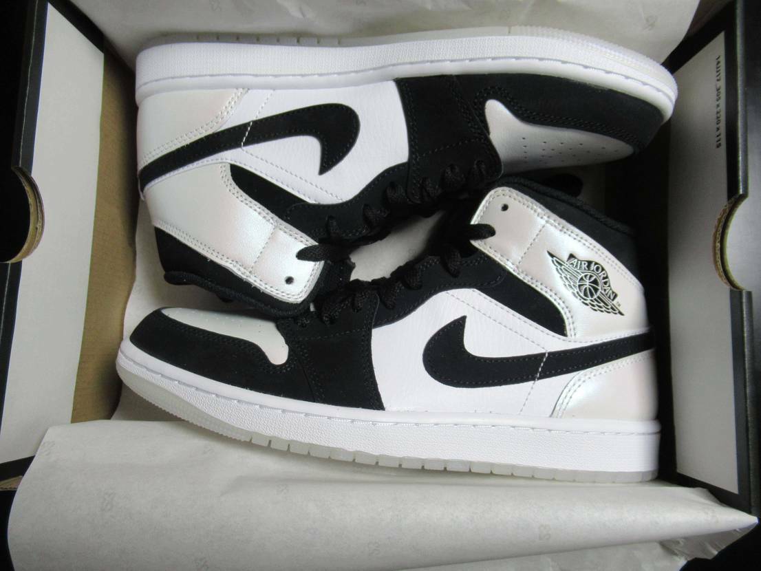 Nike Air Jordan 1 Mid Omega Black White DH6933-100 Men US 7 Nike Air Jordan 1 Mid Omega Black White DH6933-100 Men US 7