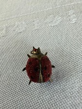Broche Prendedor Vintage Dama Insecto Metal Corea Rojo Negro Tono Dorado Moda Maestro Regalo