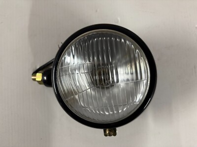 Massey Ferguson 35,FE35 usw. schwarz körpereigene Metalllampe nur linke Hand seitliche Montage