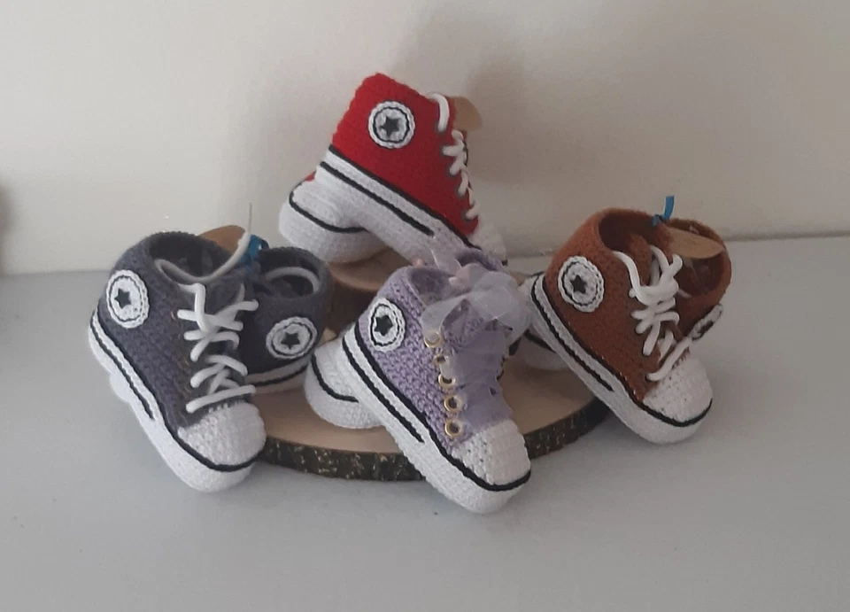 Scarpine neonati, cotone oeko-tex ,uncinetto. sneaker, benvenuto, battesimo - Immagine 4 di 4