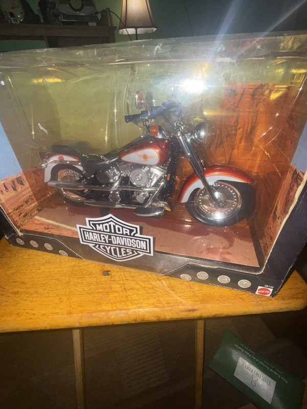 Harley Davidson BARBIE & KEN Doll Collectors Edition MOTORCYCLE Gift Set NEW