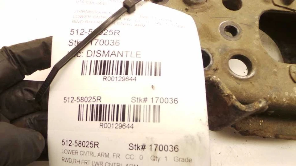 Brazo de control inferior delantero derecho lado pasajero toyota pickup 84-88 Foto 3 de 4