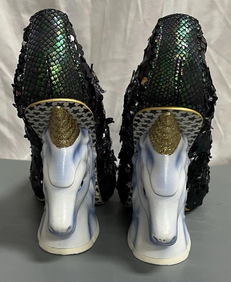 Irregular Choice Eternal Friend unicornio lentejuelas negras con motivo de estrella talla 6,5 Foto 4 de 4