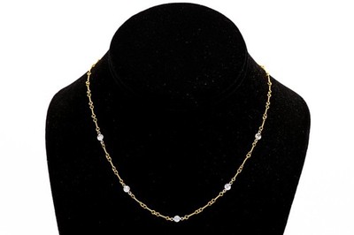 Roberto Coin Jewelry, 18K gold And 5 Diamonds Station Chain Necklace With Ruby