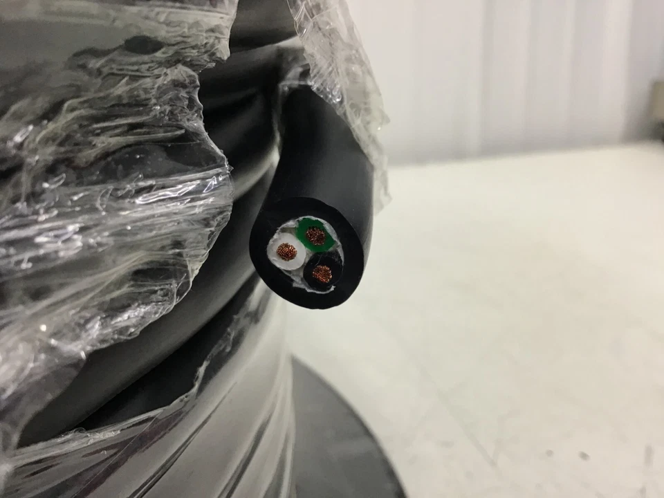 CABLE PORTÁTIL - 2TYG7 12 Awg 3 Conductor 600V 250 Ft. Bk Foto 2 de 2